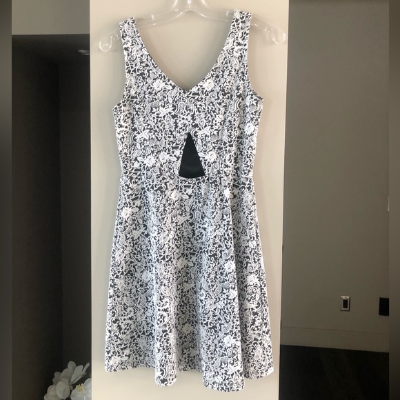 Cut out Mini Dress - Picture 2 of 6